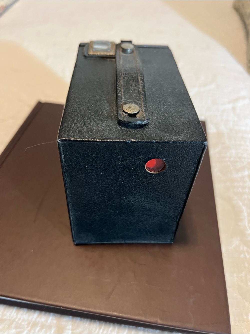 Vintage Kodak Brownie Target Six-20 Vintage Box Camera - Black - Picture 3 of 4
